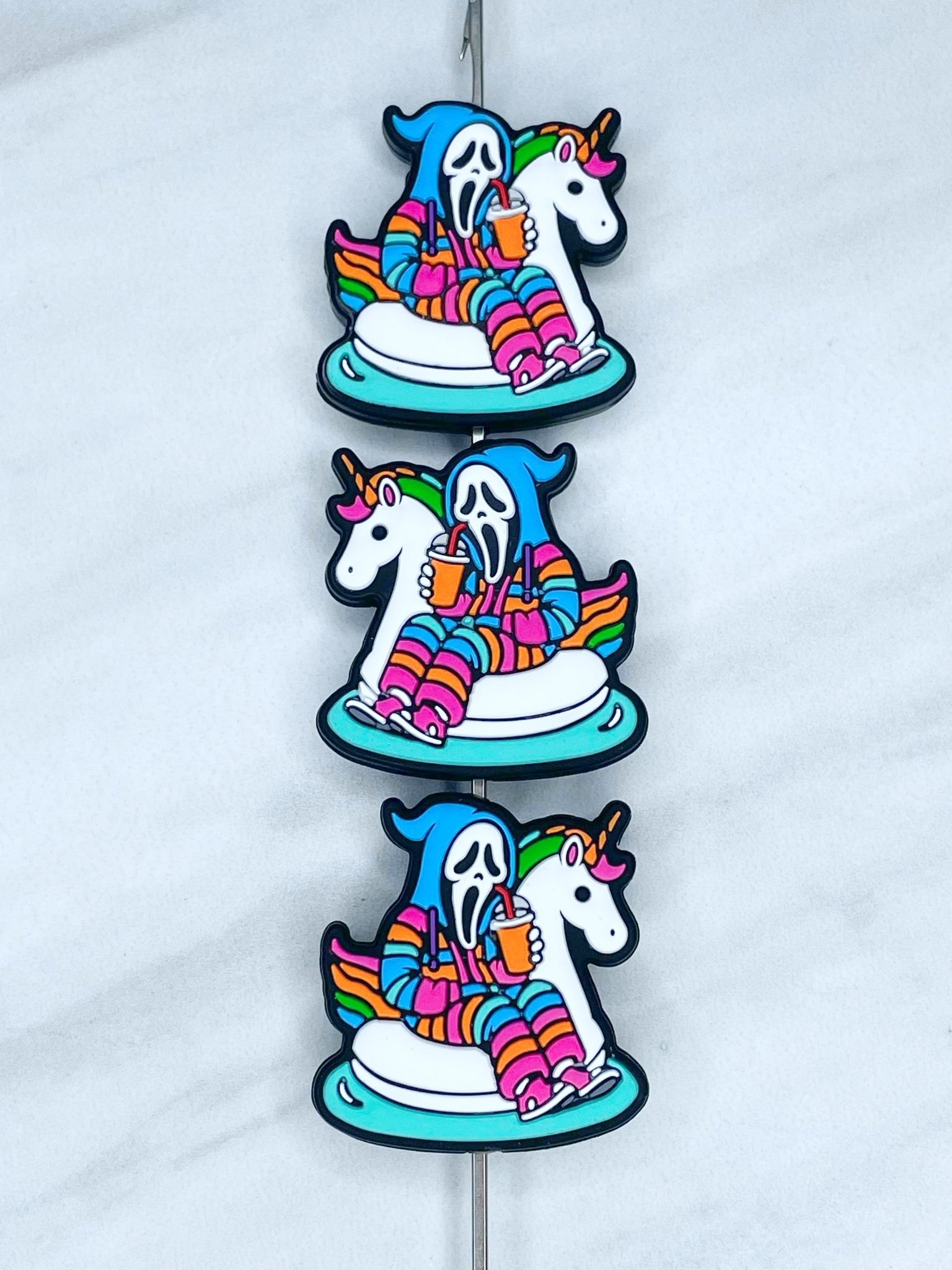 COLORFUL GHOST ON UNICORN SILICONE FOCAL D186 (1ct)